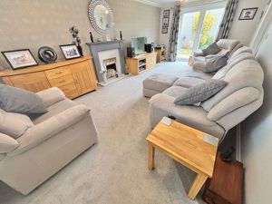 Lounge- click for photo gallery